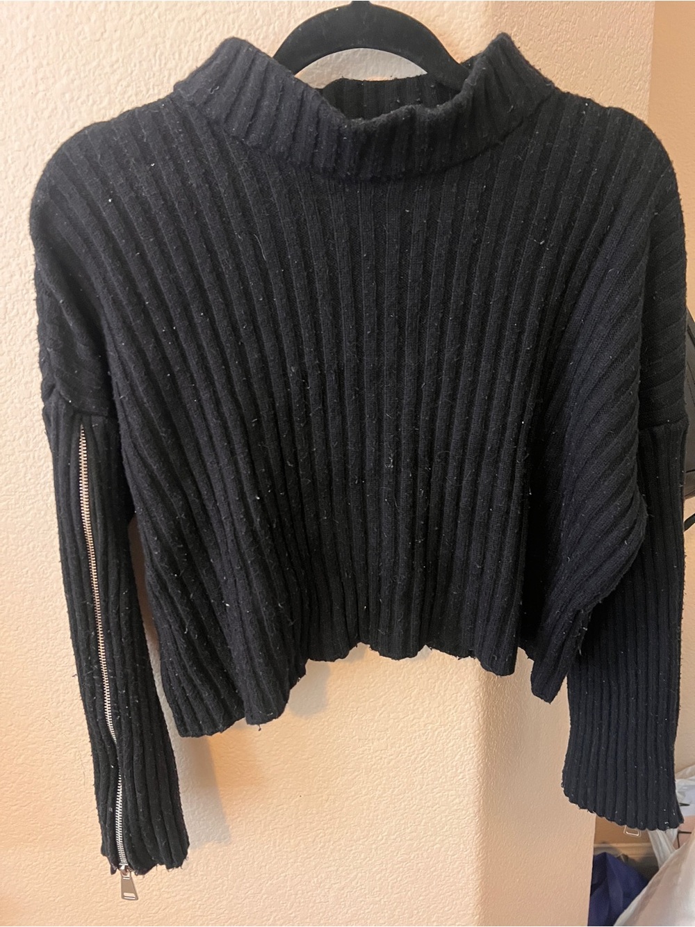 Zara Black Ribbed Cropped Sweater
